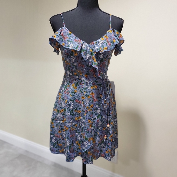 Cold Shoulders Ruffles Wrap Dress Floral - Picture 4 of 7